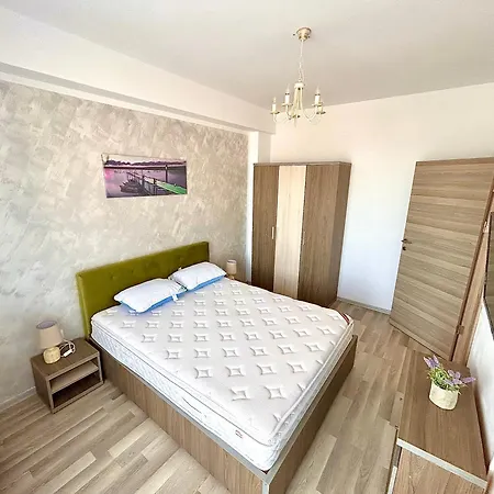 Marcony Boutique Mamaia