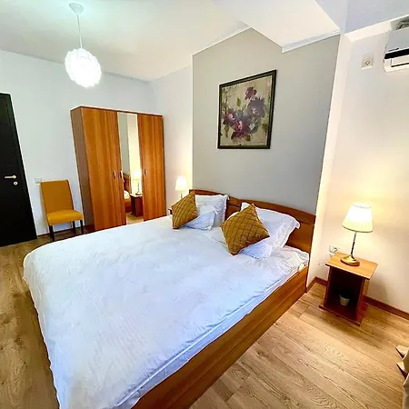 Marcony Boutique * Mamaia